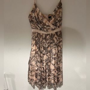 Stunning flowy chiffon midi dress